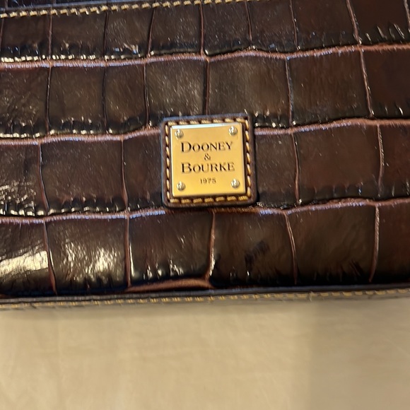 NEW Dooney & Bourke crossbody with dust bag - Picture 2 of 5